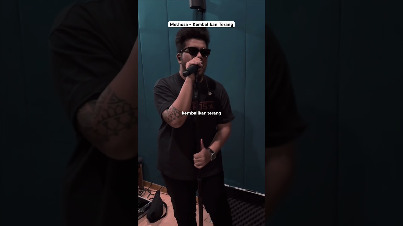 Maafkan jika saat mendengar lagu ini, kita meneteskan air mata. Karena kami pun demikian 😔